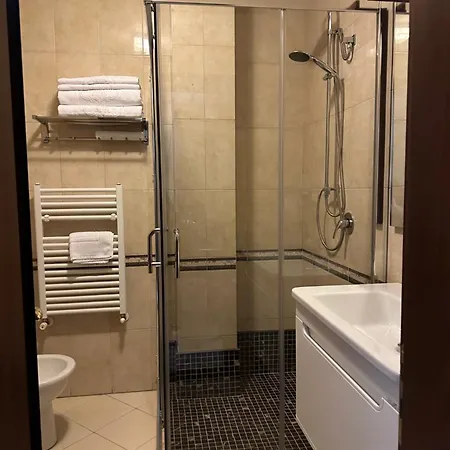Dinasty Hotel 4*