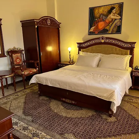 Dinasty Hotel 4*