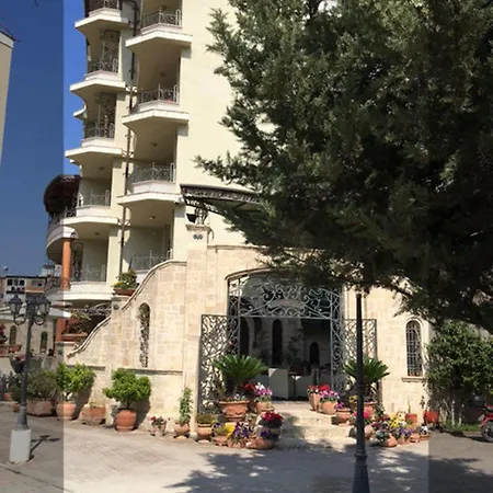 Dinasty Hotel