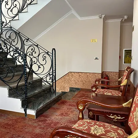 酒店 齐气酒店 地拉那