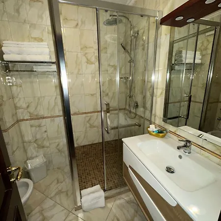 Hotell Dinasty 4*