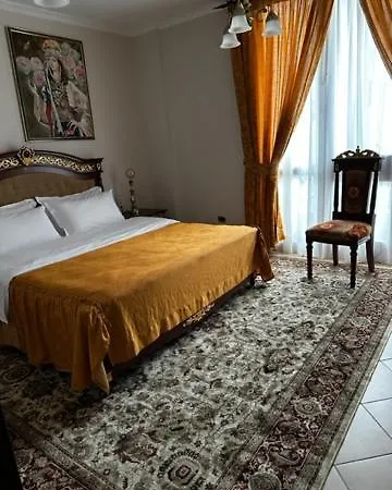 Hotell Dinasty 4*