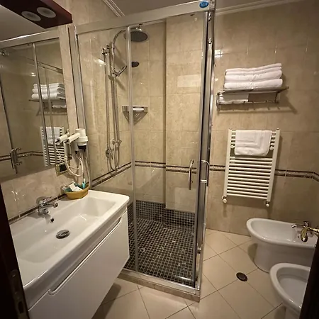Dinasty 4* Tirana