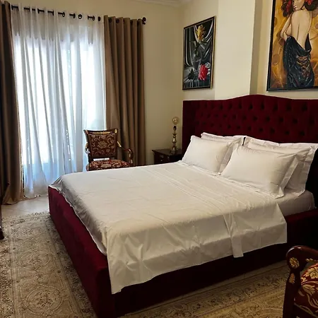 Hotel Dinasty 4*