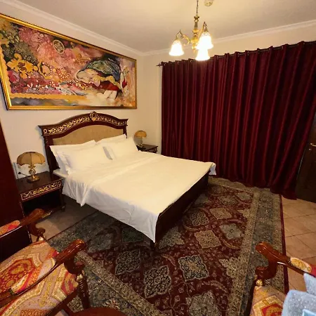 Hotell Dinasty 4*