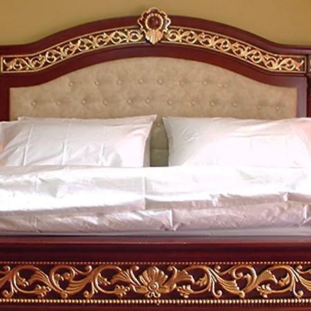 Dinasty Hotell