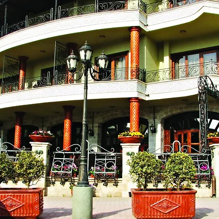 Dinasty Hotel Tirana