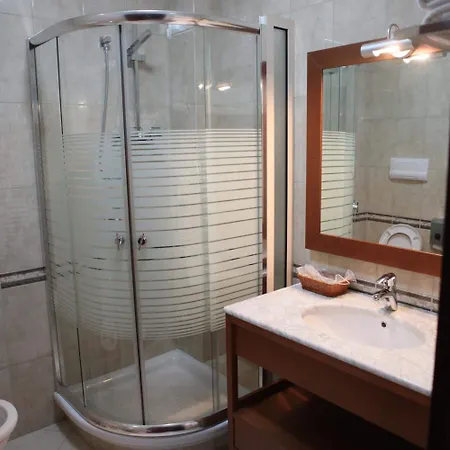 齐气酒店 酒店 地拉那