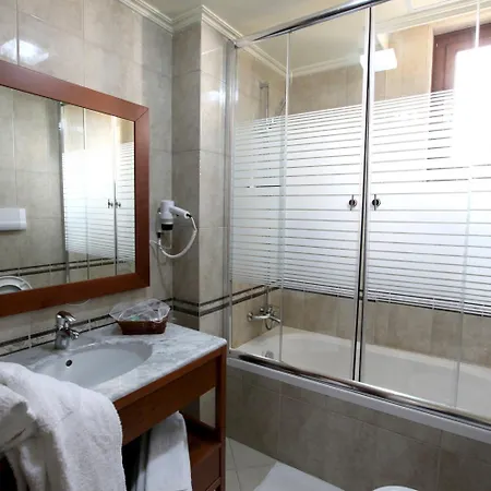 Hotell Dinasty 4*