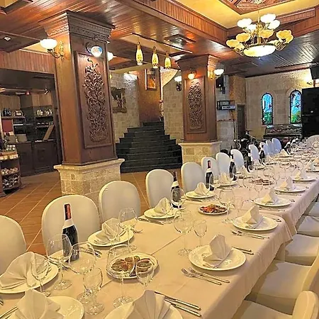 Hotell Dinasty