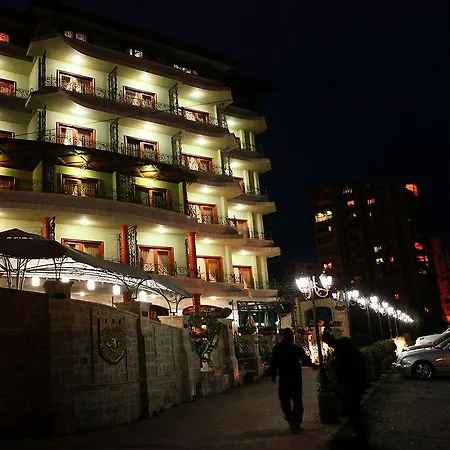 Dinasty Hotell
