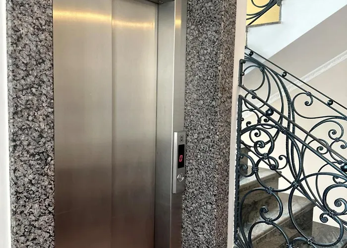 齐气酒店 4* 地拉那