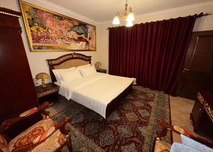 Hotel Dinasty 4*
