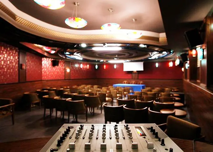 酒店 齐气酒店 地拉那